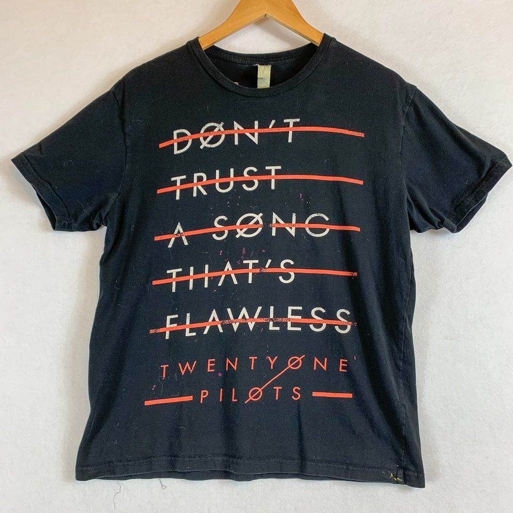 Twenty One Pilots Don’t Trust A Song That’s Flawless Black Large Tee T-Shirt